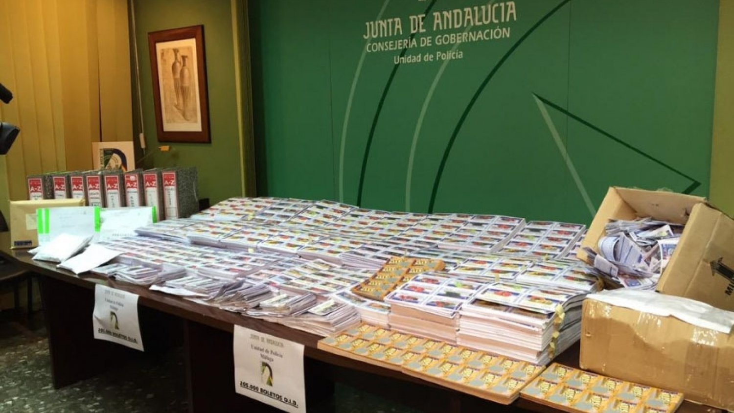 La Policía adscrita a la Junta de Andalucía se incauta de 205.000 boletos ilegales
