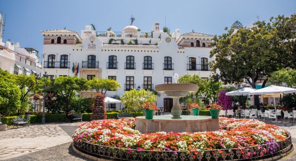 El Ayuntamiento valora que los hoteles de Estepona hayan sido los más rentables de España durante el mes de agosto