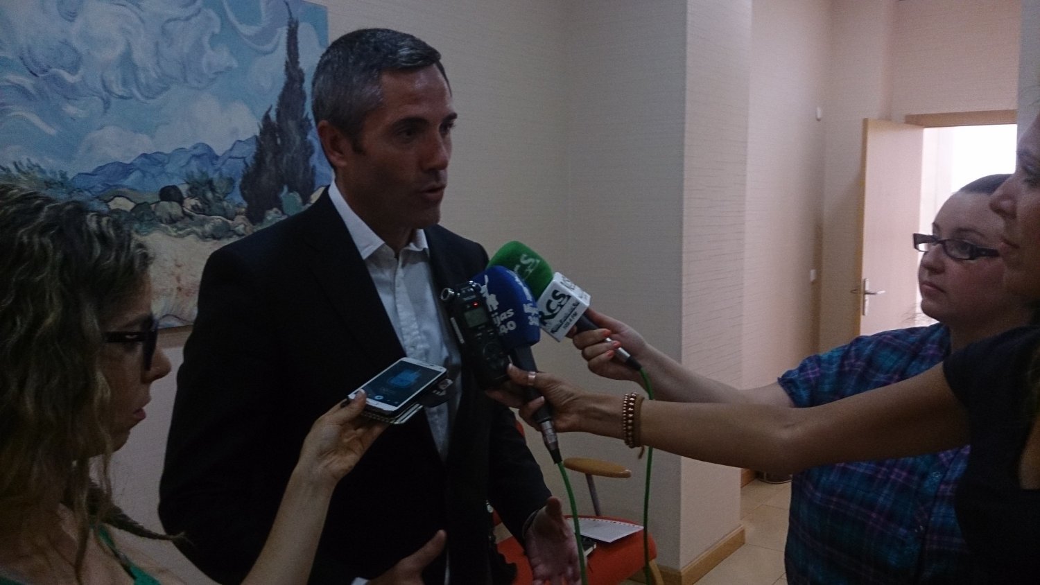 El Alcalde de Mijas se baja el sueldo un 10 por ciento y pasa a cobrar 57.950 euros