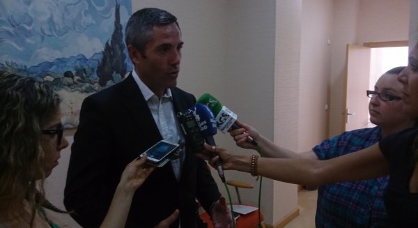 El Alcalde de Mijas se baja el sueldo un 10 por ciento y pasa a cobrar 57.950 euros