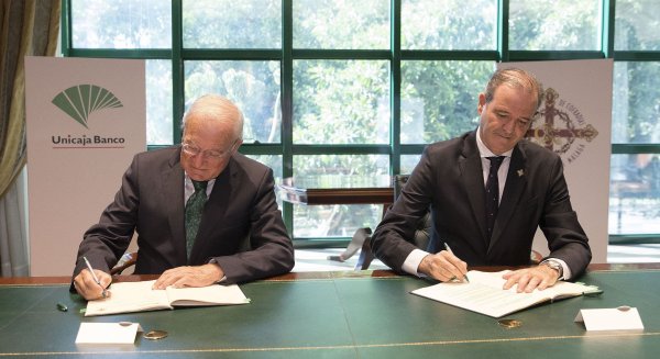 Unicaja Banco apoya la labor de la Agrupación de Cofradías de Málaga con un nuevo acuerdo de colaboración