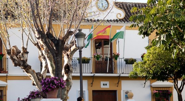 Ayuntamiento de Estepona inicia los trámites para implantar la administración electrónica, que simplificará trámites y reducirá tiempos
