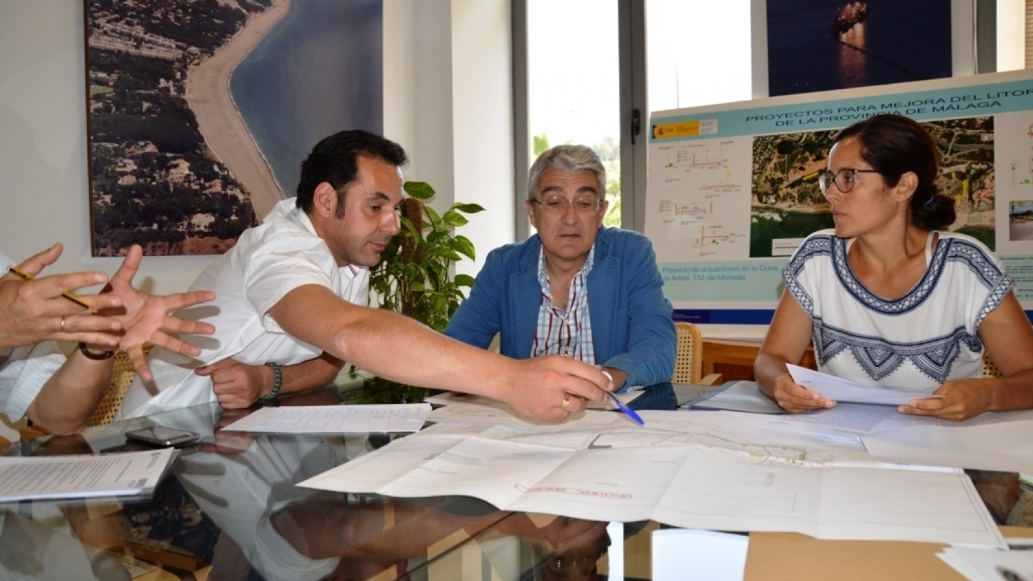 El Ayuntamiento de Marbella y la Demarcación de Costas aúnan criterios para la protección de las Dunas de Artola