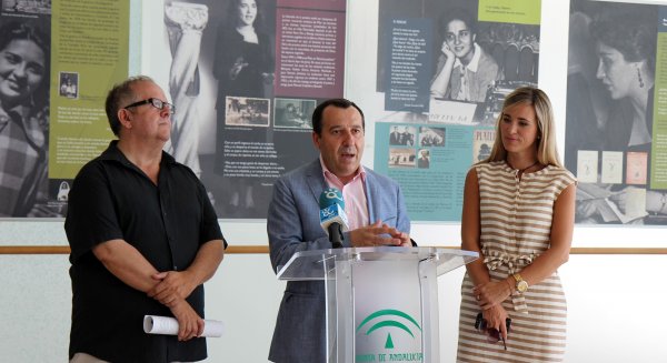 Málaga acoge una muestra que recorre la vida y obra de la poeta gaditana Pilar Paz Pasamar