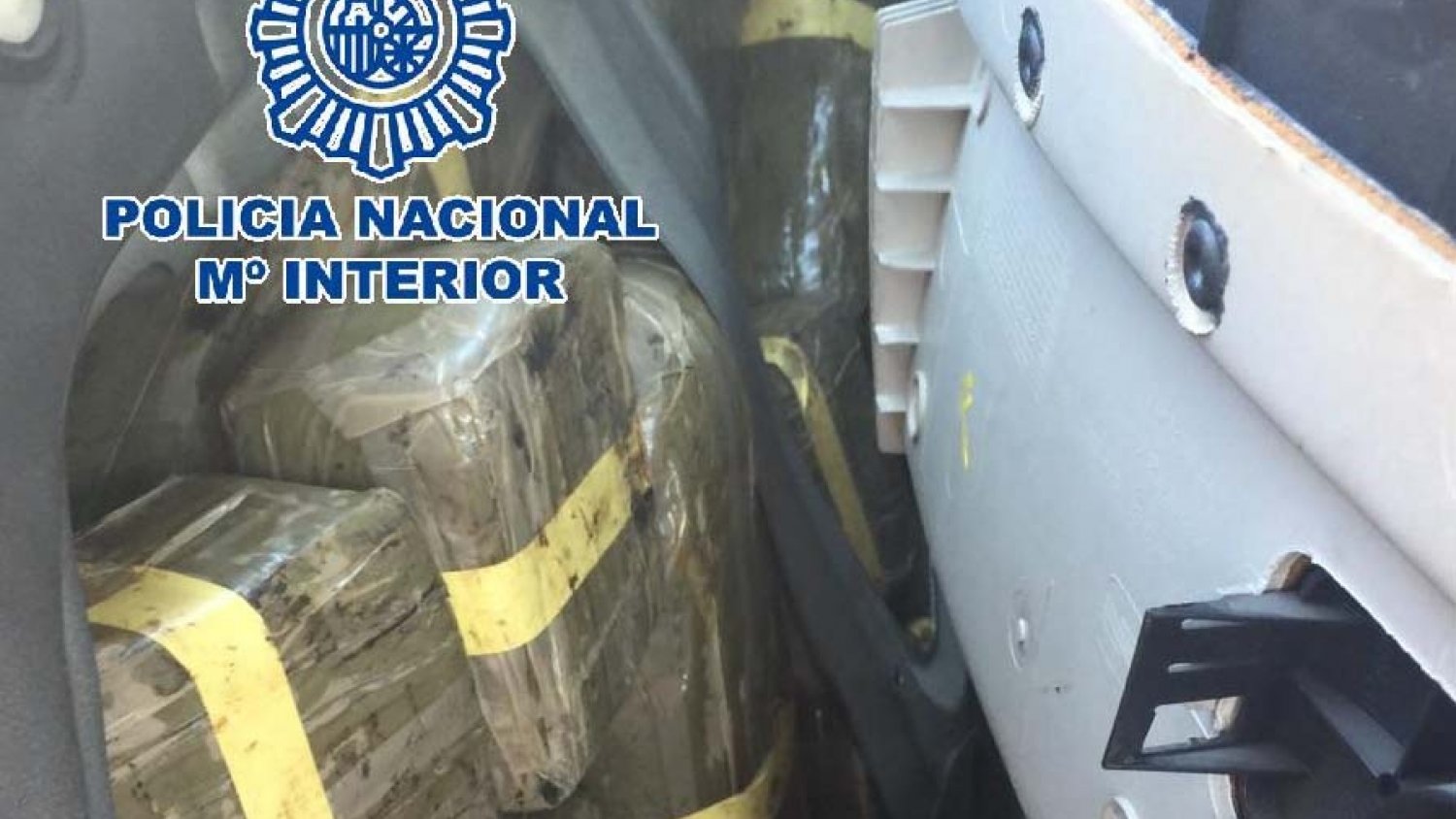 Detenido por llevar 48 kilos de hachís ocultos en las puertas de un vehículo