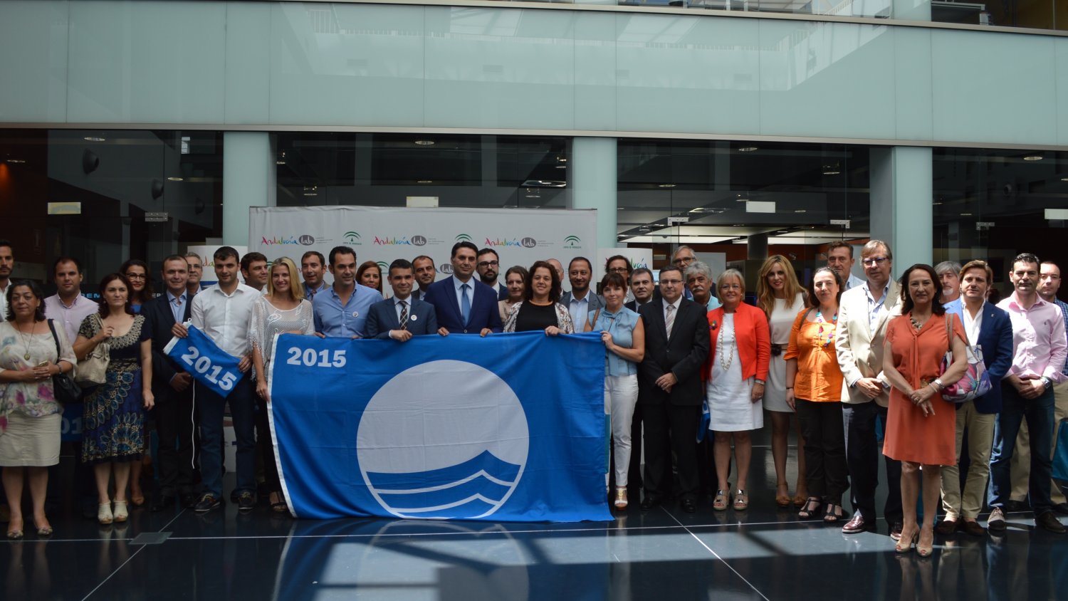 La Junta destaca que las 'banderas azules' demuestran el compromiso de las administraciones con el turismo de calidad