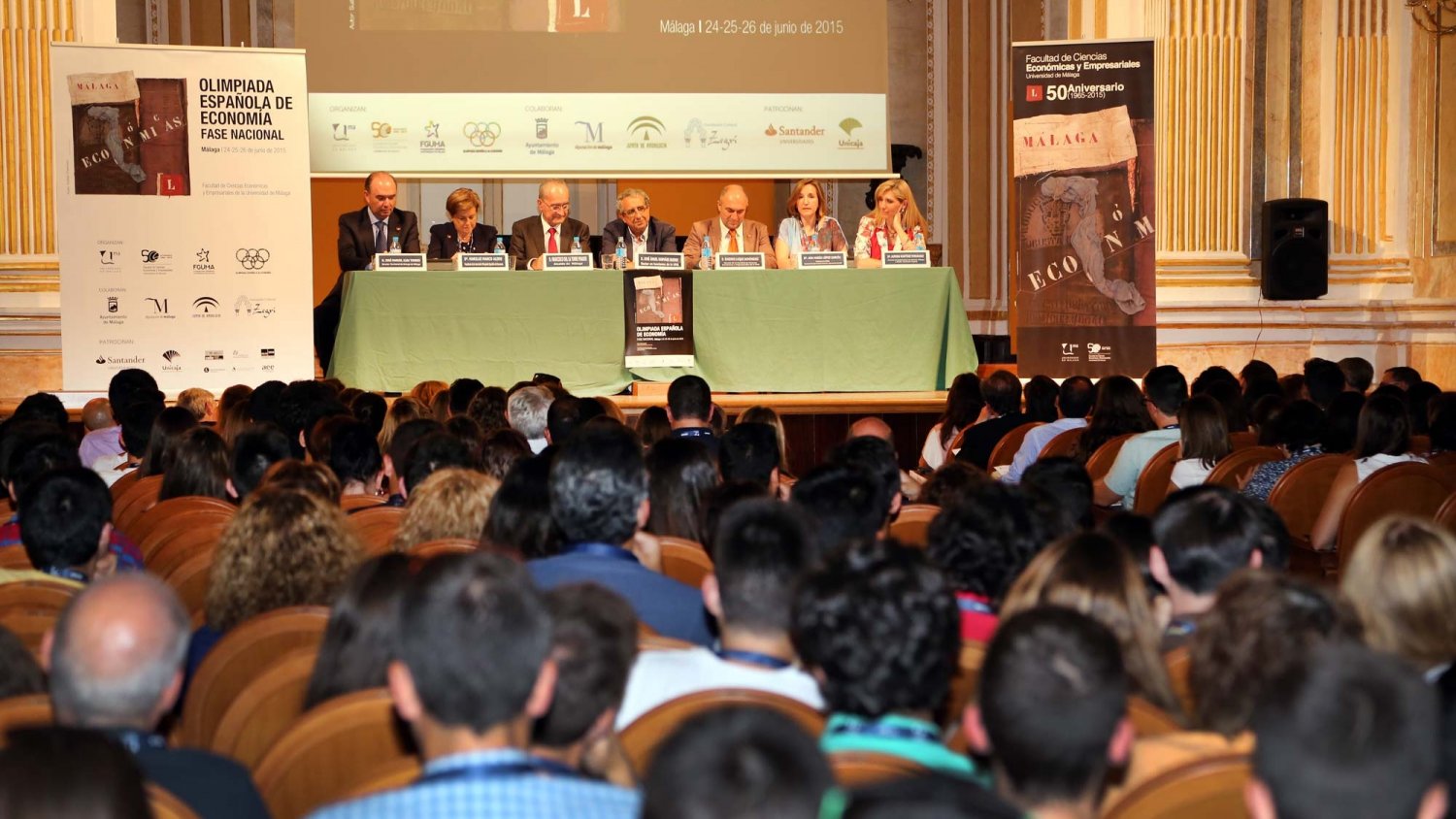 Más de un centenar de alumnos de toda España compiten en Málaga en la Olimpiada Nacional de Economía