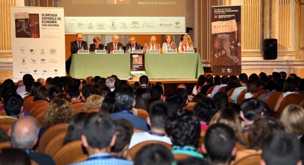 Más de un centenar de alumnos de toda España compiten en Málaga en la Olimpiada Nacional de Economía