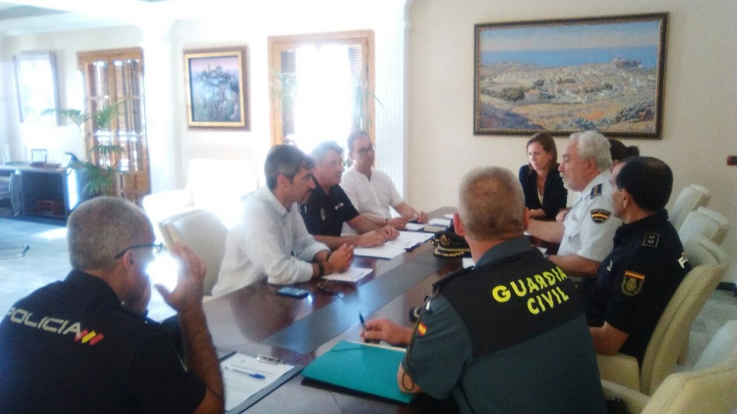 Benalmádena fija las pautas del dispositivo de seguridad para las fiestas de la localidad