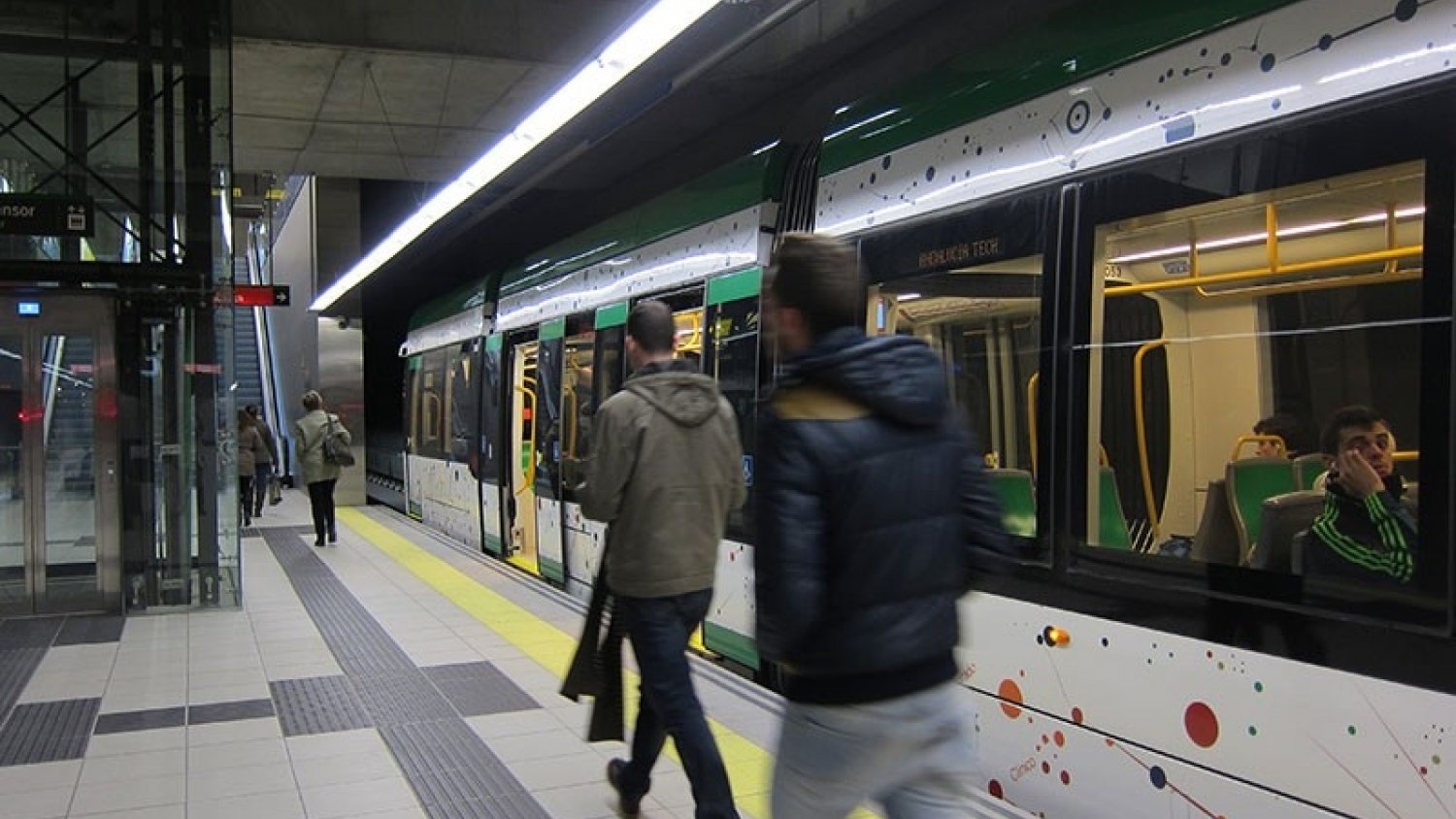 El metro amplia la noche de San Juan el servicio hasta las 01:30 de la madrugada