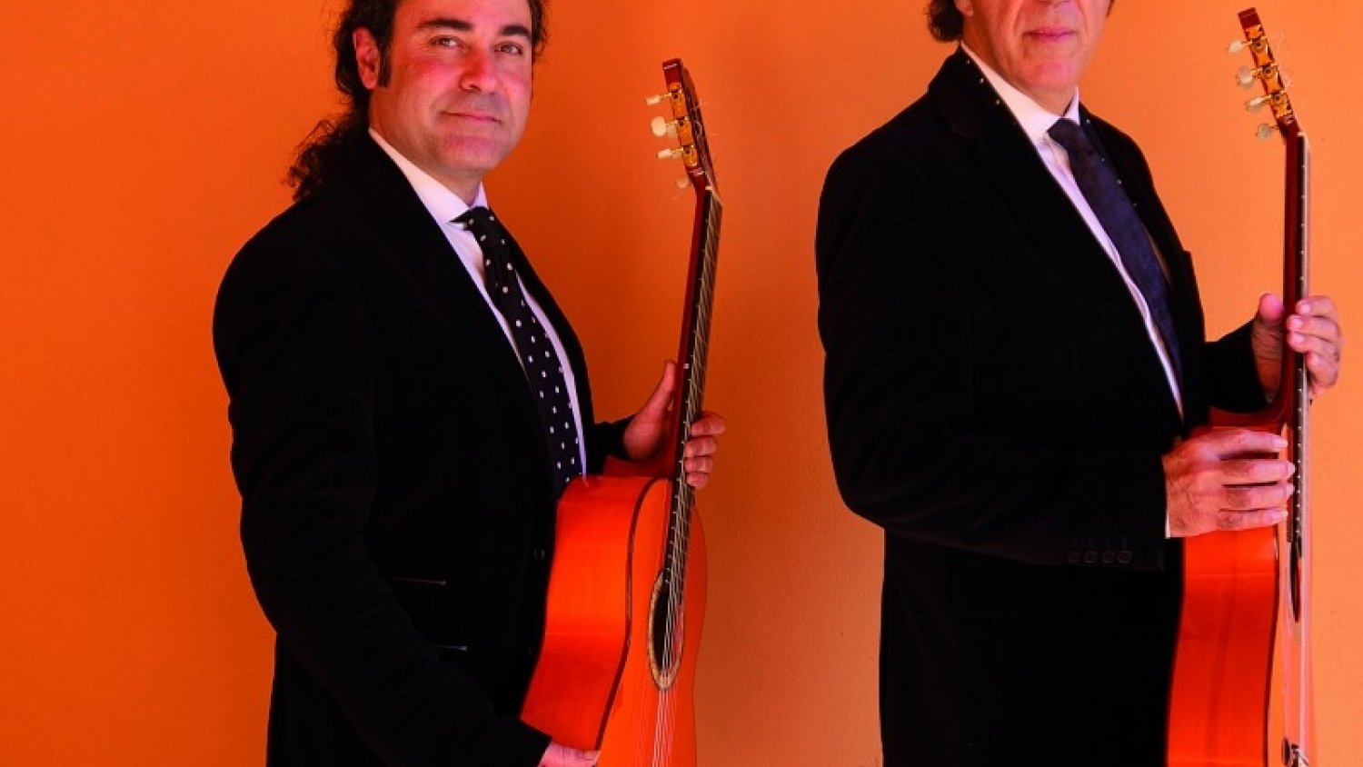 Las guitarras de Juan Martín y Chaparro ofrecerán un recital mañana en el Centro Integral del Vino de Ronda