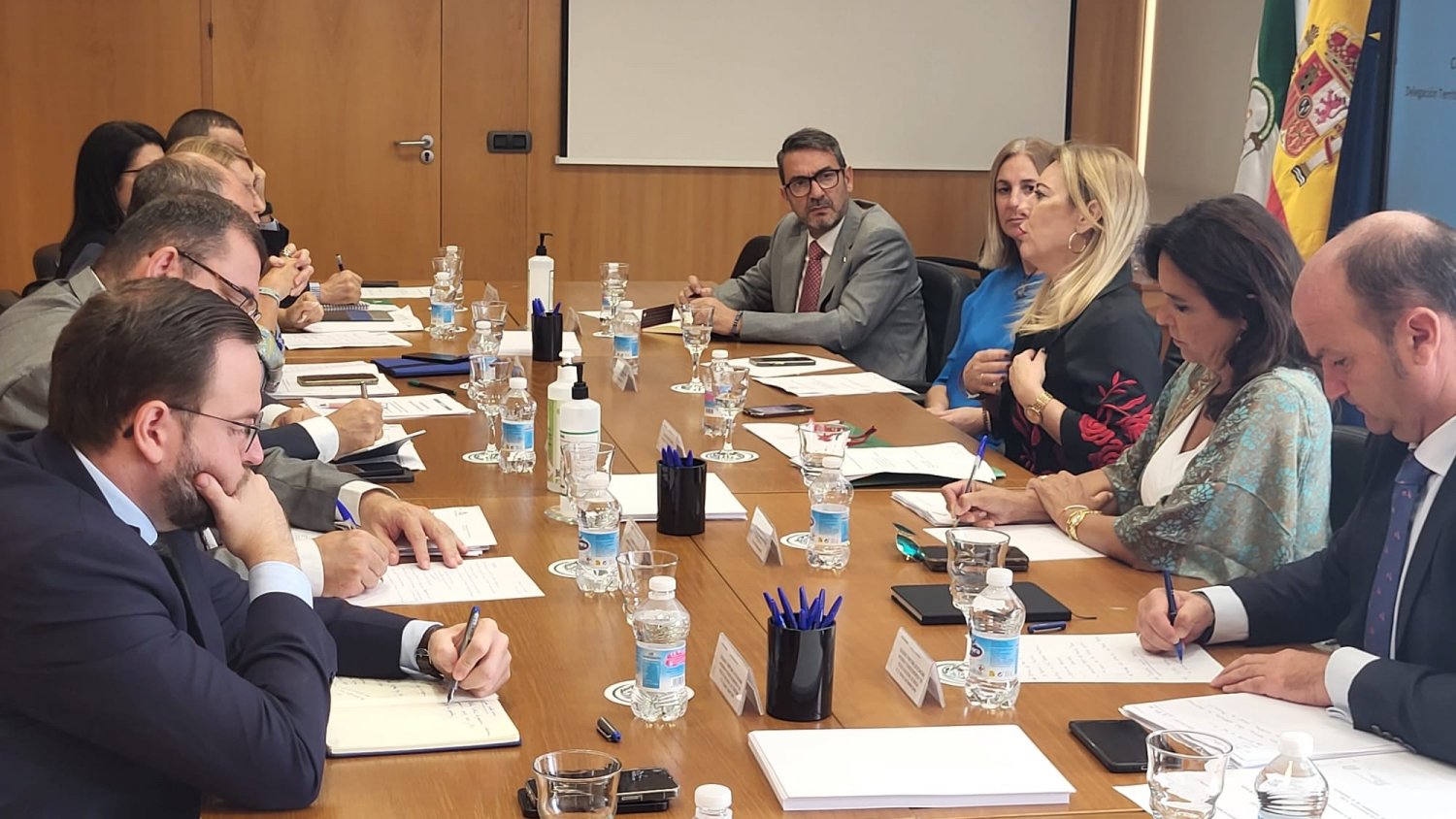 Carolina España presenta el impacto de la rebaja fiscal en cada provincia a los delegados territoriales