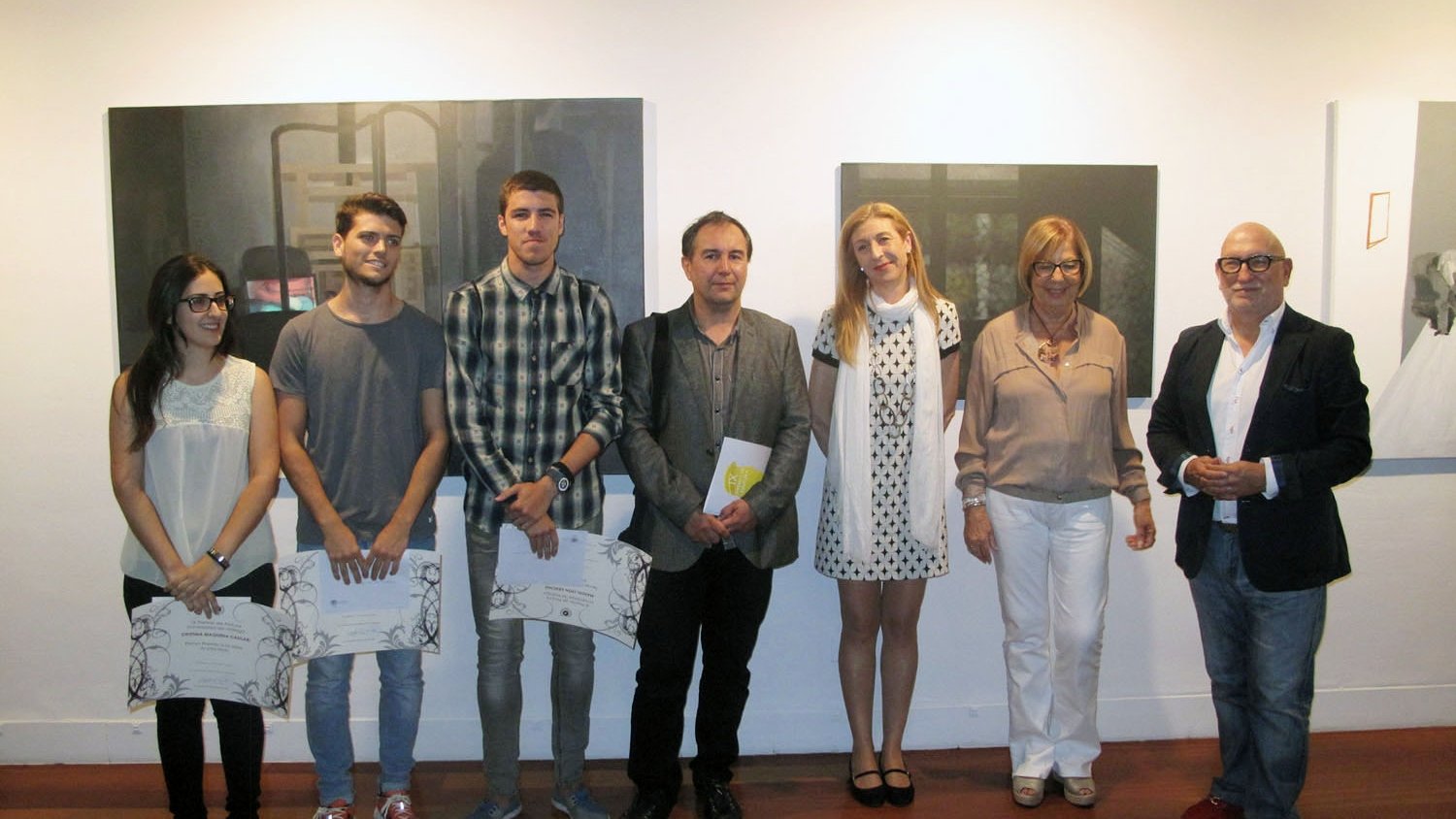 Cristina Maqueda Casilari, ganadora del IX Premio de Pintura Universidad de Málaga con su obra 'Al otro lado'