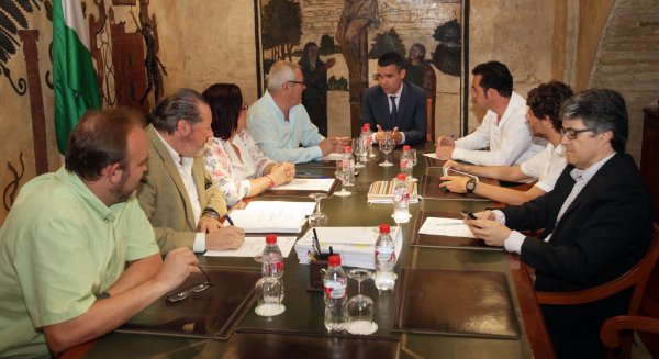 Ayuntamiento de Marbella acuerda el cese de varios cargos de confianza del anterior gobierno que aún no habían renunciado