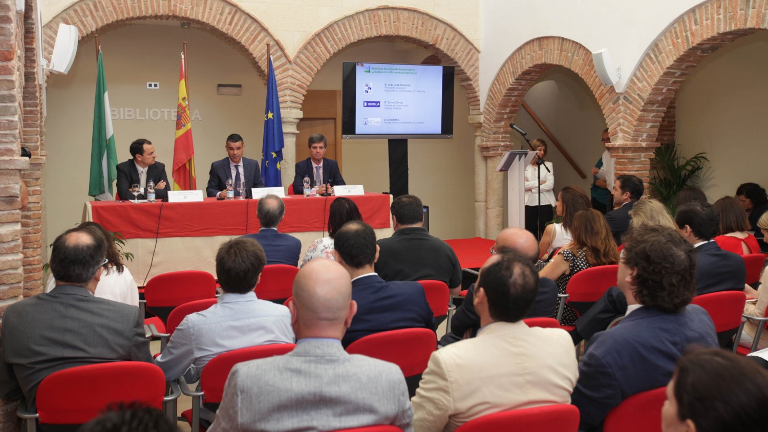 Bernal subraya la gestión 