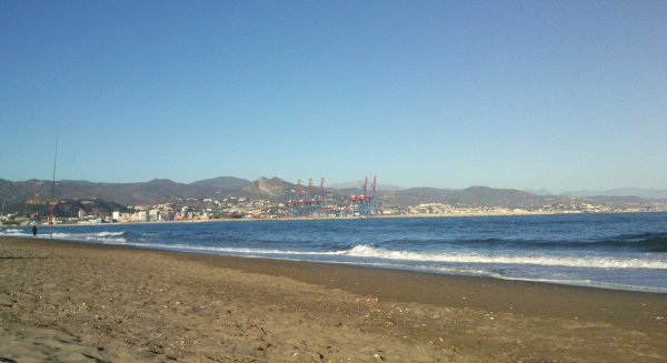 Cerca de 200 personas se encargan ya de las playas de la capital para este verano