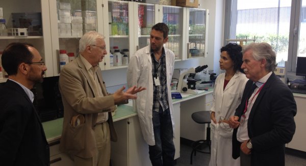 Jean-Marie Lehn visita el Centro Andaluz de Nanomedicina y Biotecnología