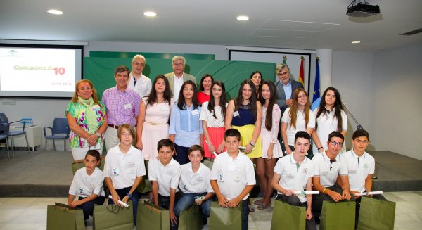El Colegio Padre Jacobo de Málaga recibe un premio del concurso escolar Consumópolis
