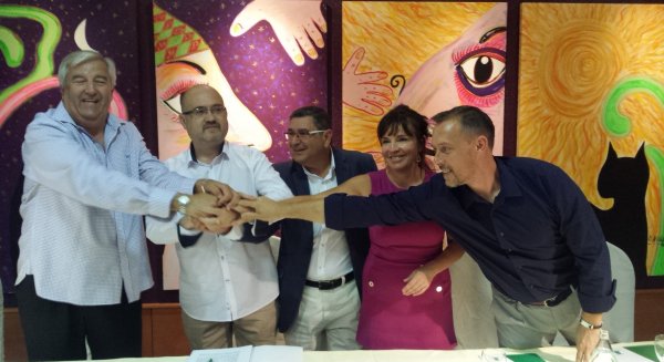 Moreno Ferrer (PSOE) será el nuevo alcalde de Vélez-Málaga con el apoyo de PA y Gipmtm