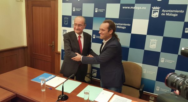 De la Torre y Cassá acuerdan la reducción de cargos de confianza al 50% y una bajada de impuestos