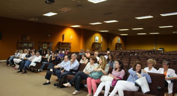 Profesinales del Clínico abordan avances en el tratamiento rehabilitador en trastornos óseos
