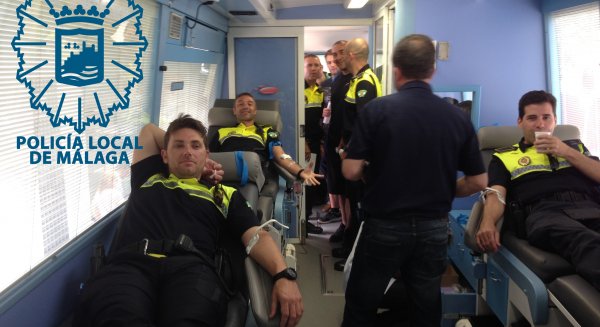 La Policía Local muestra su lado más solidario con 66 donaciones de sangre en una mañana