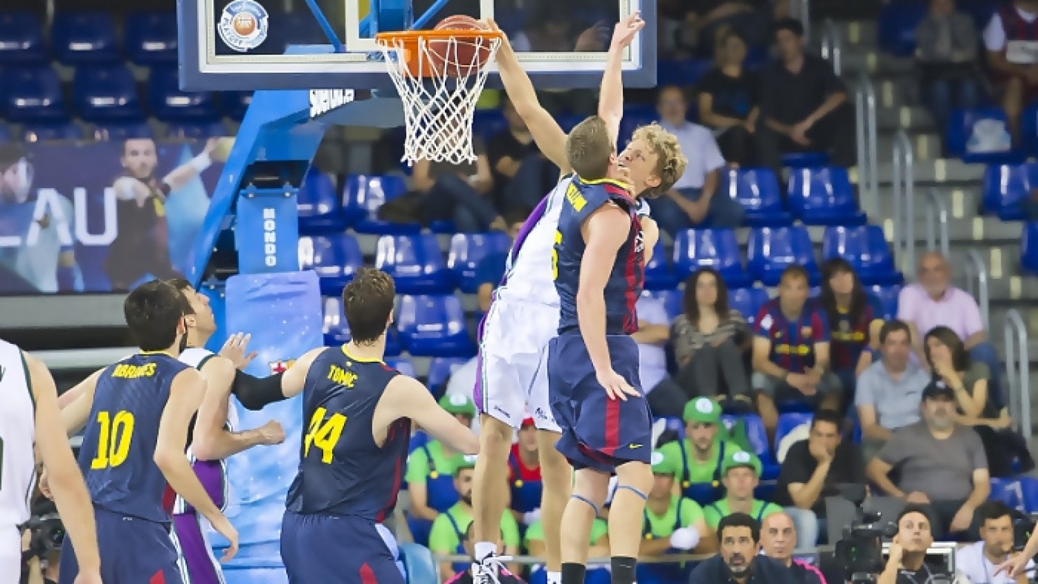 El Unicaja cae con estrépito en el primer partido de las semifinales ante el Barcelona (91-60)
