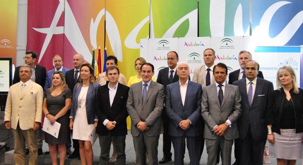 Empresarios y Junta impulsan la consolidación de la Costa del Sol como destino de salud