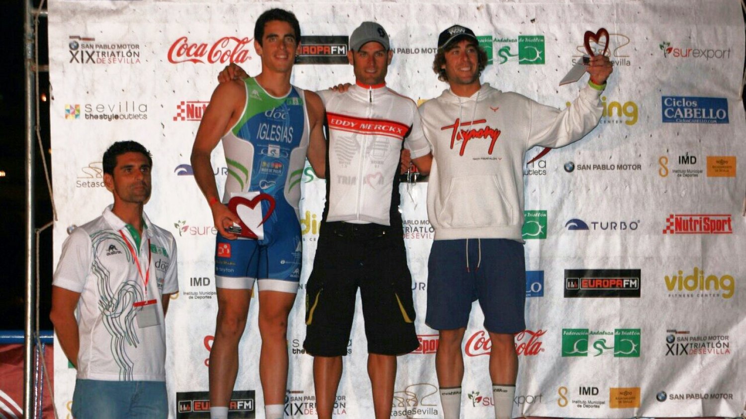 El equipo de triatlón del Real Club Mediterráneo, campeón de Andalucía de media distancia