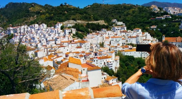 Apartamentos, campings y casas rurales aumentan sus viajeros y pernoctaciones en la Costa del Sol