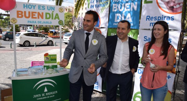 Más 300.000 personas reciben consejo para dejar de fumar en los centros sanitarios malagueños