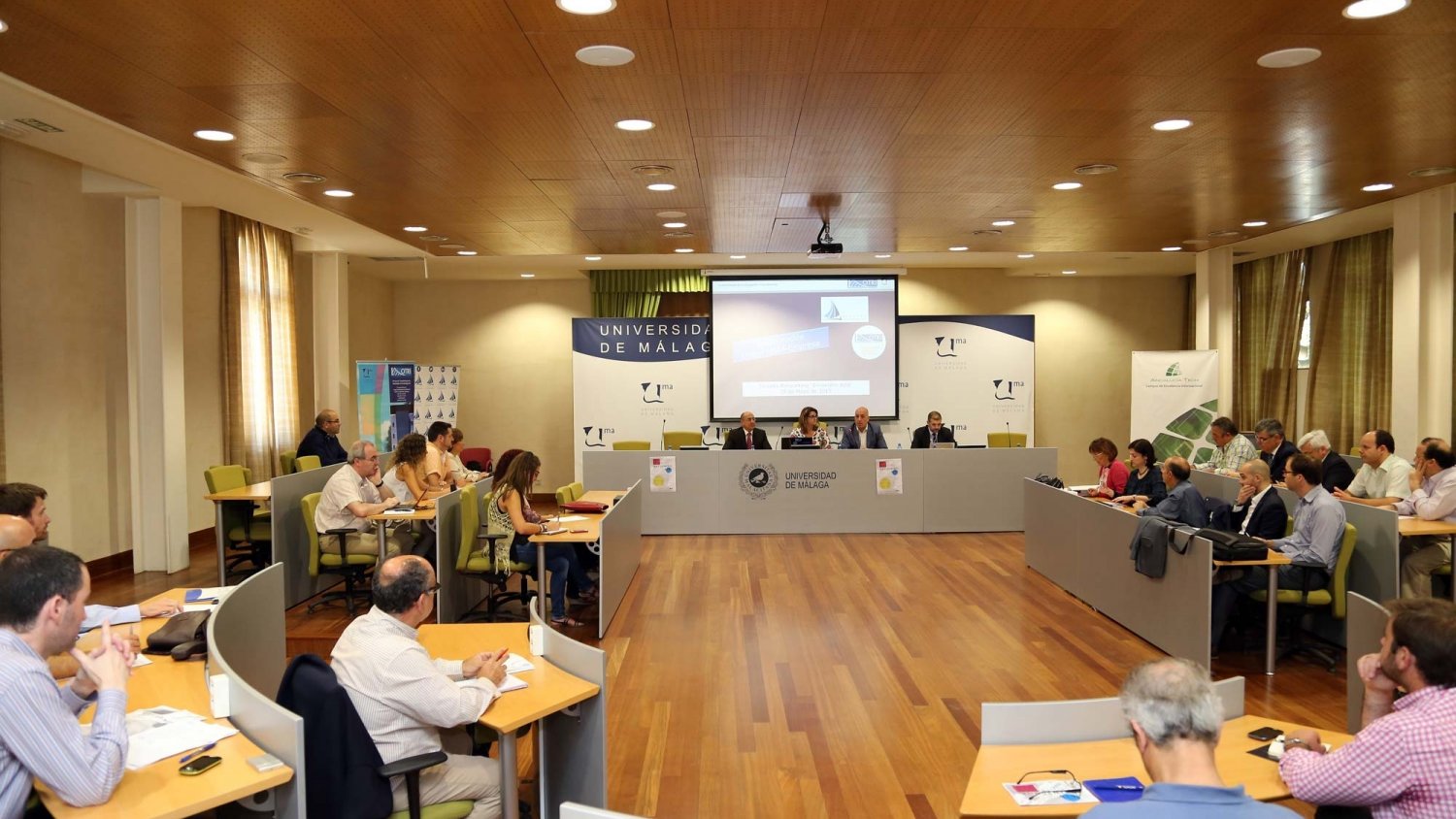 Empresas del sector marítimo se reúnen con investigadores de la UMA