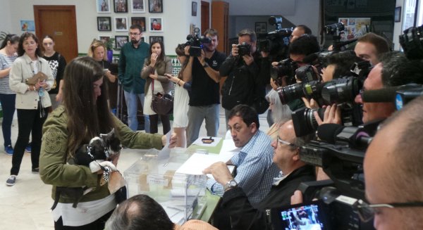 La participación alcanza un 45,10%  a las 18.00 horas, un 2,48 menos que en 2011