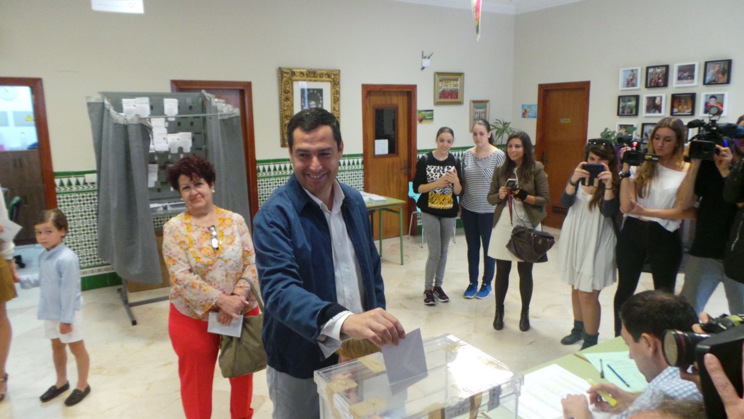 Moreno anima a los ciudadanos a participar en unas elecciones 