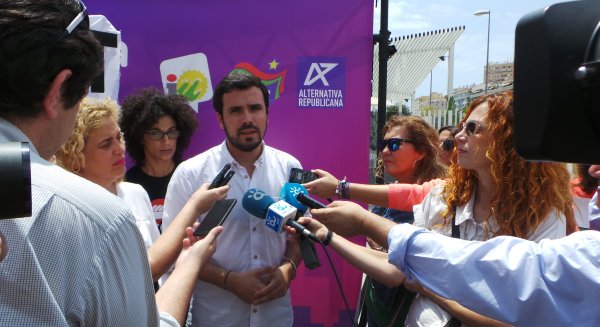 Garzón rechaza pactos 