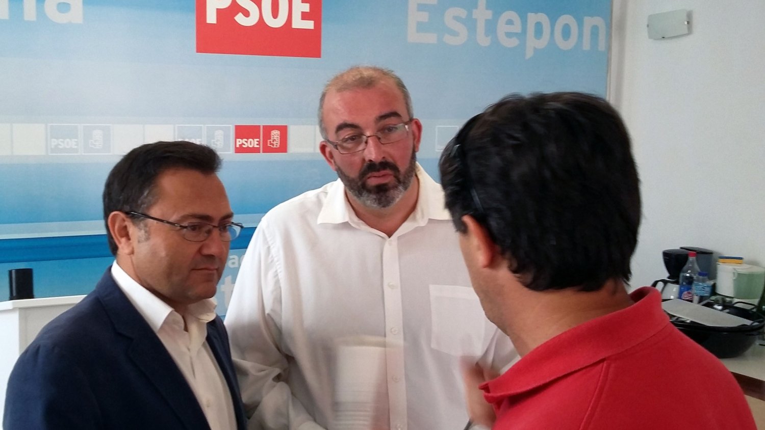 El PSOE dice que municipalizará en Estepona 