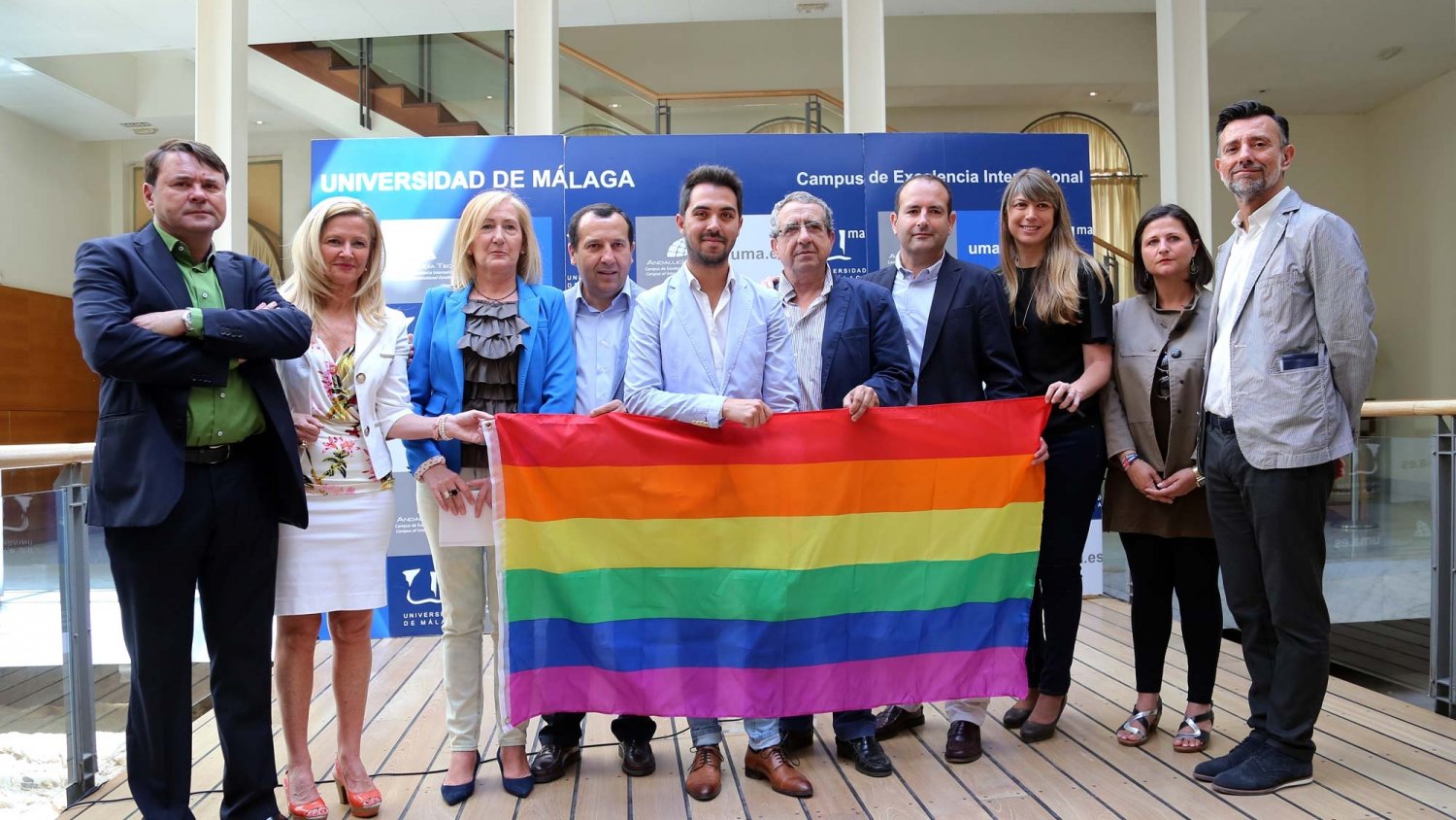 La UMA lanza un mensaje de tolerancia e igualdad con la lectura del manifiesto contra la homofobia