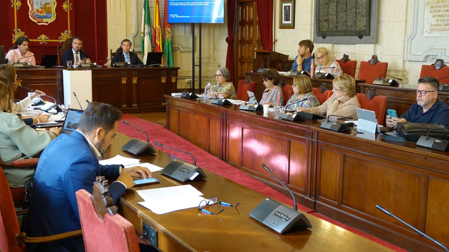 PSOE arranca el compromiso del Ayuntamiento para aumentar la plantilla de Derechos Sociales