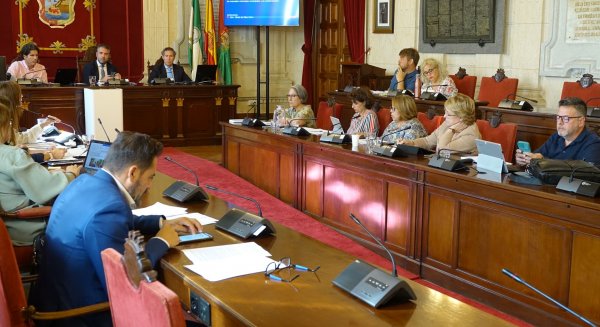 PSOE arranca el compromiso del Ayuntamiento para aumentar la plantilla de Derechos Sociales