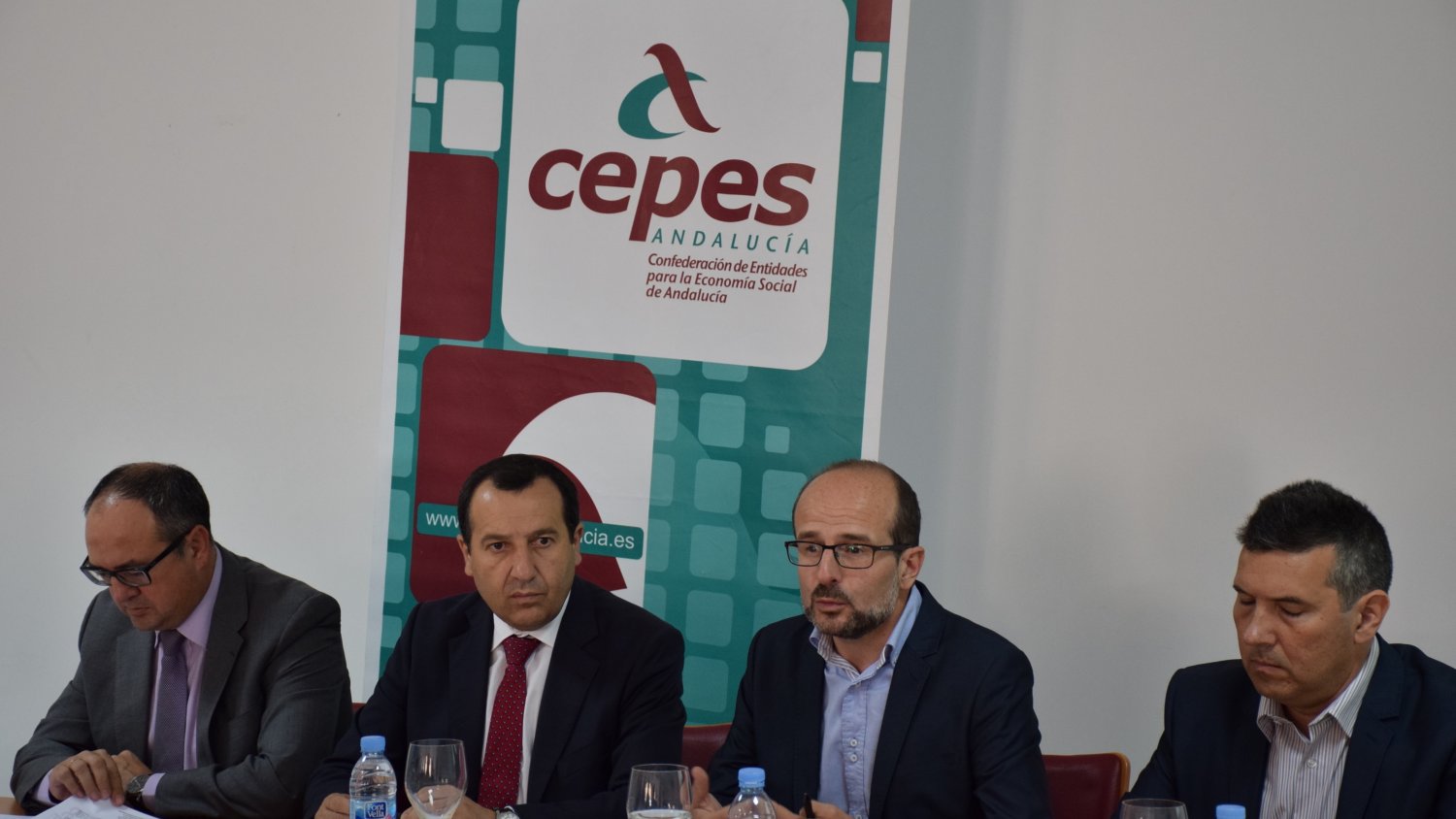 La Junta y Cepes explican a empresarios los nuevos instrumentos públicos de apoyo a la economía social