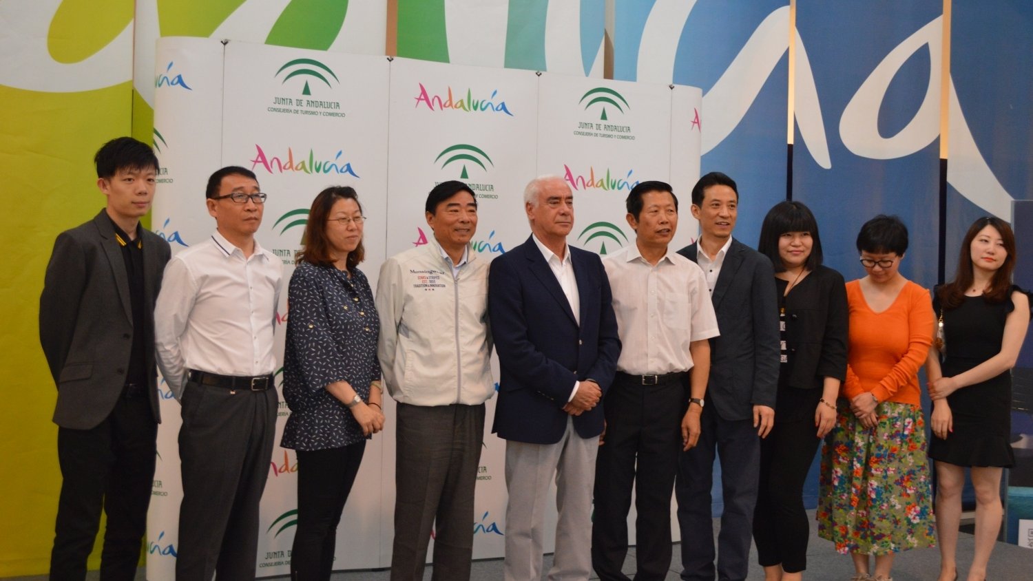 La Junta se compromete a aumentar la promoción de Andalucía en China para atraer más turistas