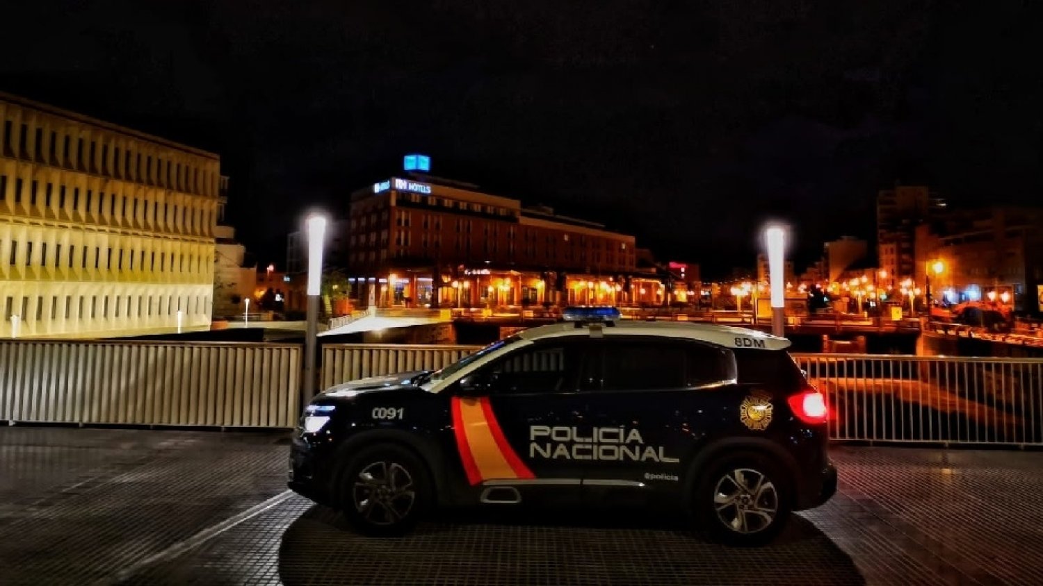 Detenidos ‘in fraganti’ dos hombres que intentaron reventar con gas un cajero automático en Teatinos