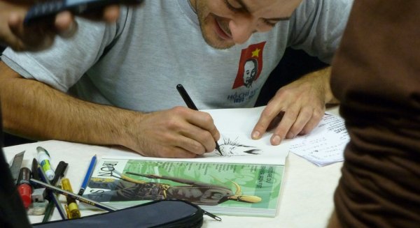 El dibujante David Aja protagoniza la sesión de 'La Térmica Cómic'