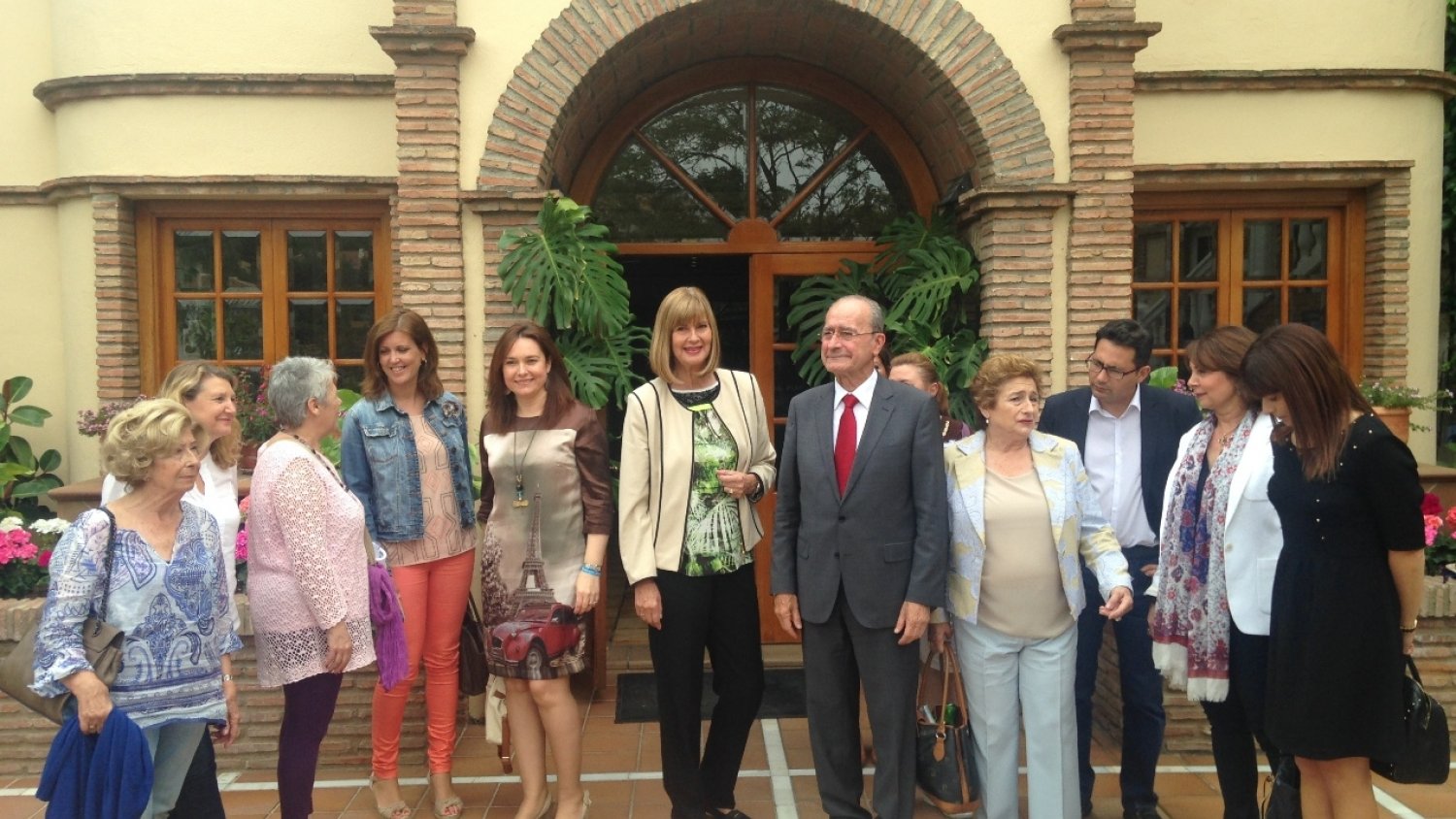 De la Torre anuncia un paquete de ventajas fiscales para las empresas que contraten a mujeres