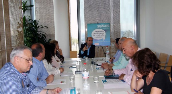 Conejo asegura que si gobiernan en Diputación habrá más funcionarios y menos cargos de confianza