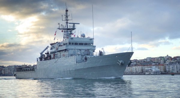 El patrullero de la Armada 'Atalaya' recala en Málaga