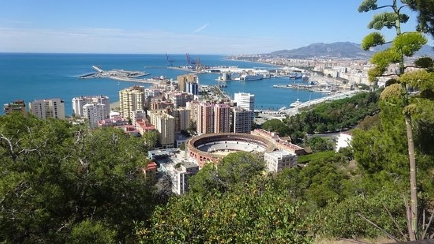 El Área de Turismo atiende a profesionales de la comunicación para dar a conocer la oferta museística de Málaga