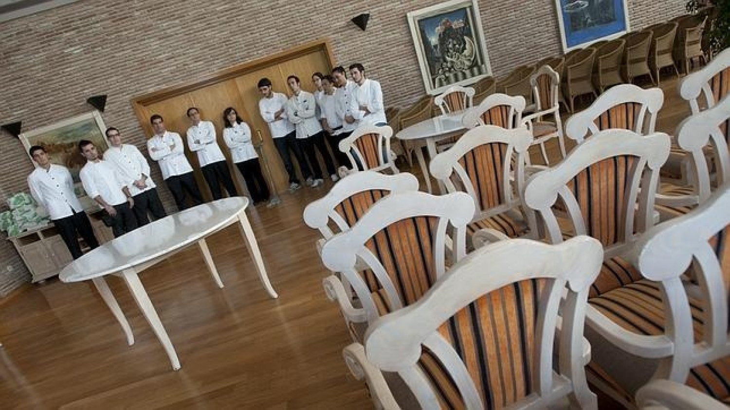 Los servicios de limpieza siguen sin llegar a la Cónsula