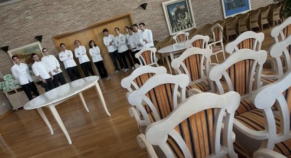 Los servicios de limpieza siguen sin llegar a la Cónsula