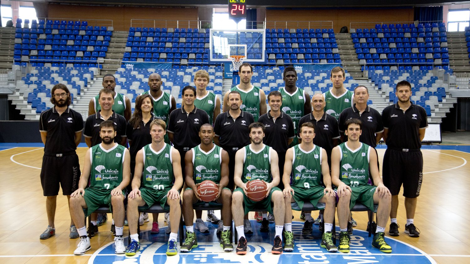 Unicaja aguanta la presión estudiantil y se mantiente líder